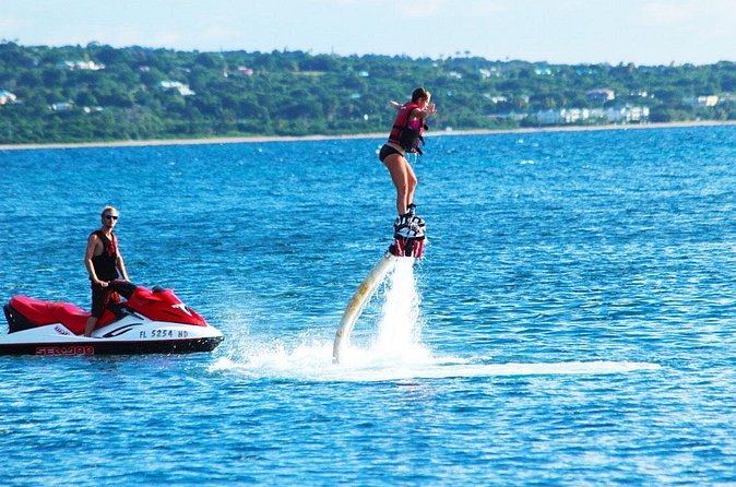 St Kitts Flyboarding Experience - Learning the dolphin-style move