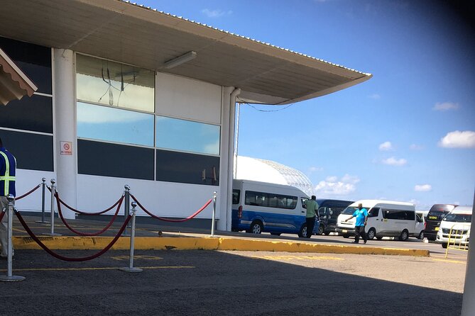 St Kitts & Nevis Airport Roundtrip Transfers - Clearing the Airport and Finding Your Representative