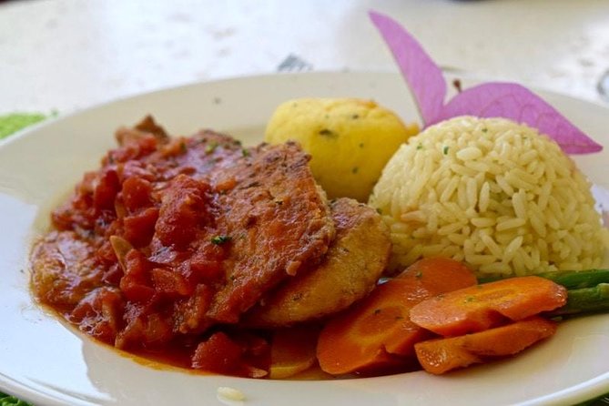St Kitts Traditional Lunch & Half Day Island Tour - Romney Manor and Caribelle Batik